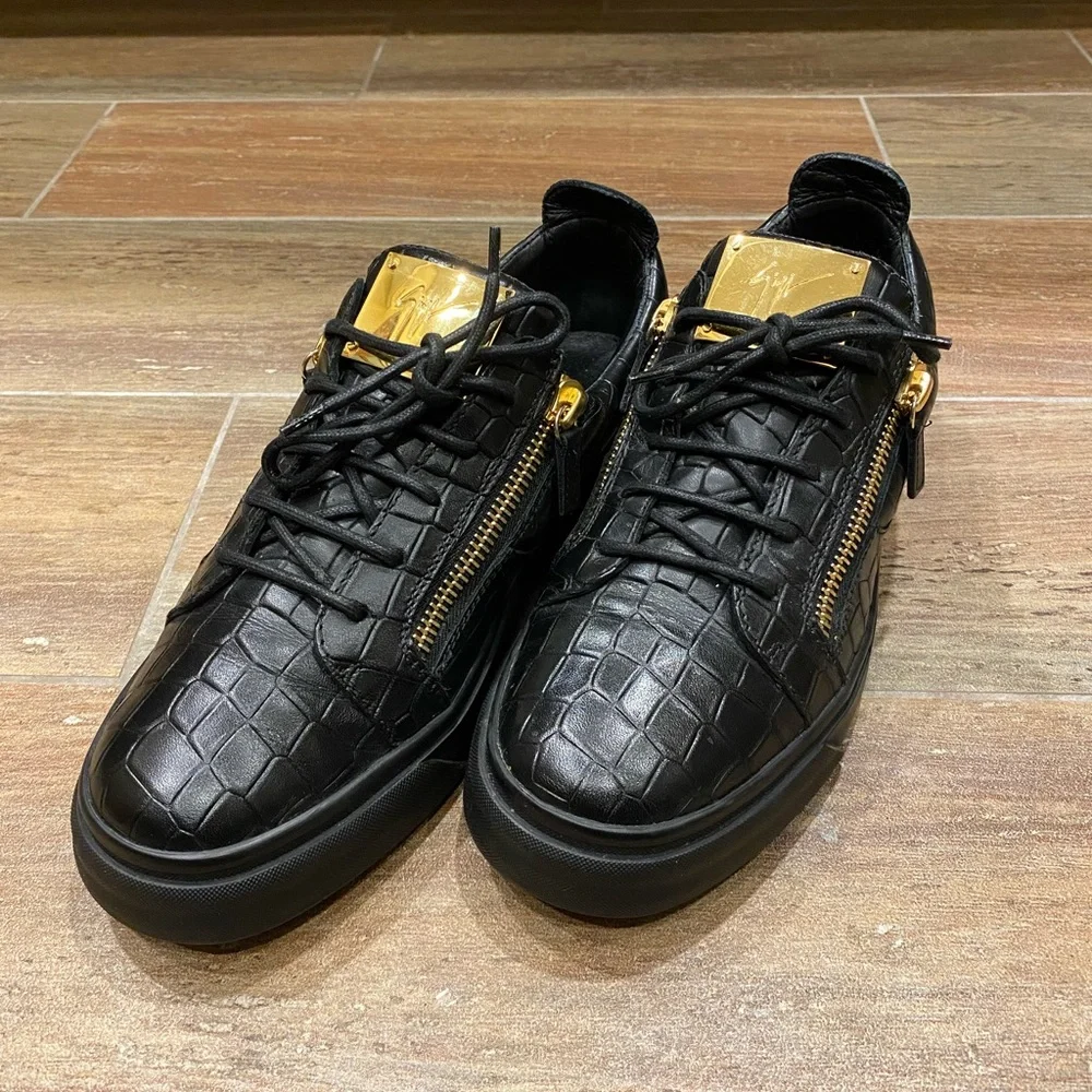 GIUSEPPE ZANOTTI
Men's Croc-Embossed Low-Top Sneakers, Black 42.5 - Picture 1 of 7